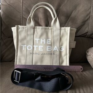 Marc Jacob’s the tote bag